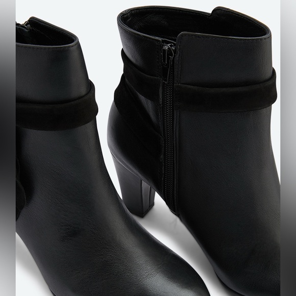 Hush Puppies | Meaghan Bow Almond Toe Boots - Picture 5 of 10